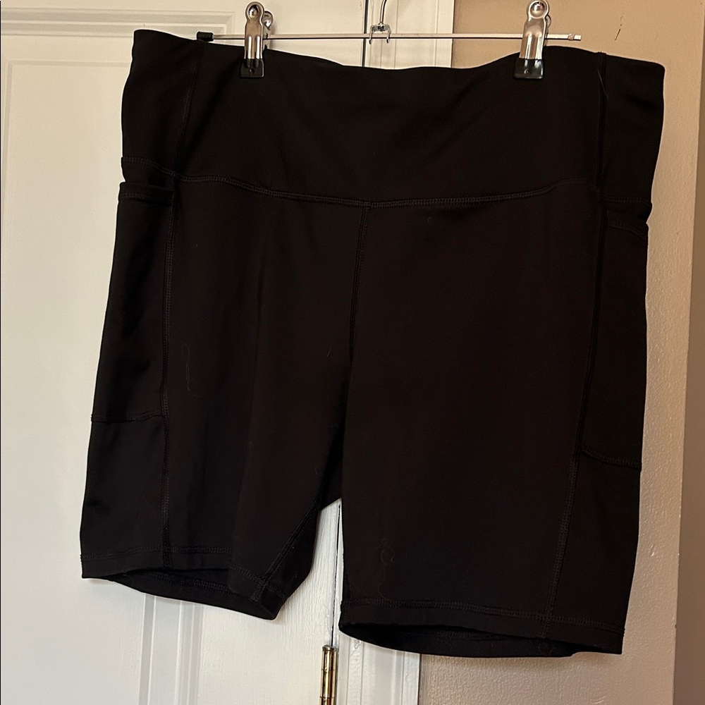 Athletic works (XL) mid-rise pocket bike shorts